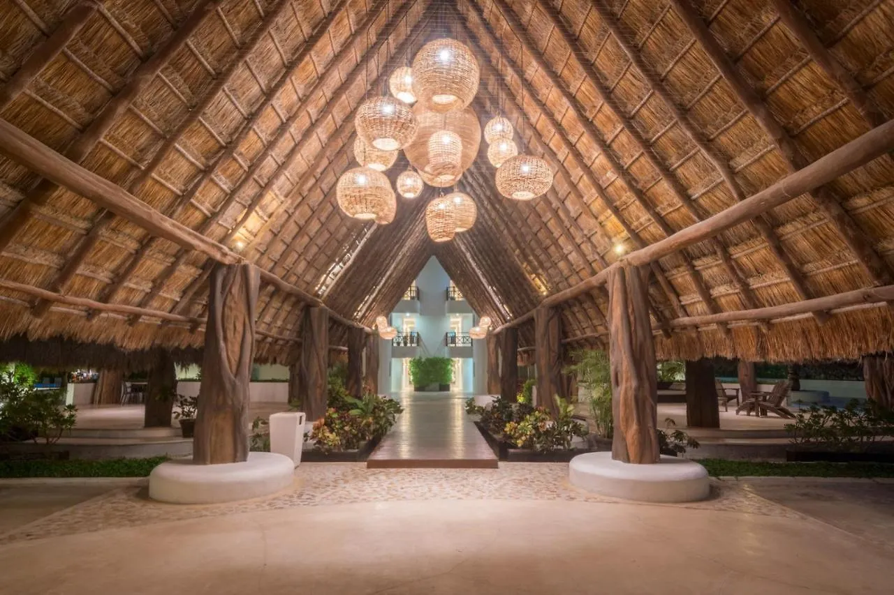 Penthouse Wayak 302 - Luxury, Private Pool, Maid Service, High End Art - At Quadra Alea Playa del Carmen 0*,  Meksyk